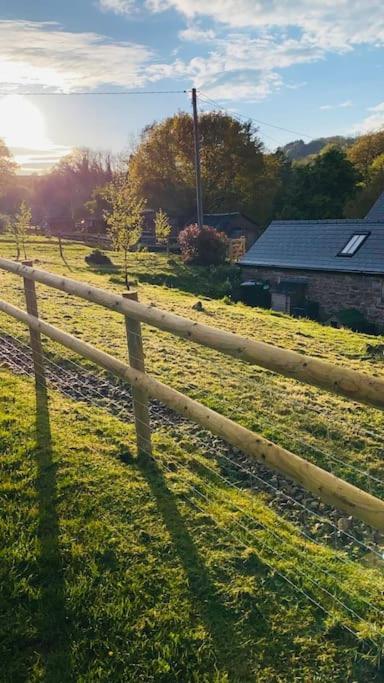 The Paws And Wander Hideaway Villa Mitchel Troy Exterior foto