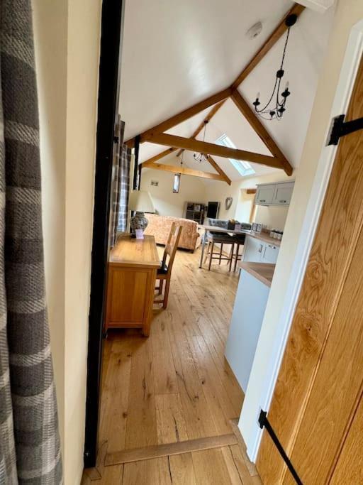 The Paws And Wander Hideaway Villa Mitchel Troy Exterior foto